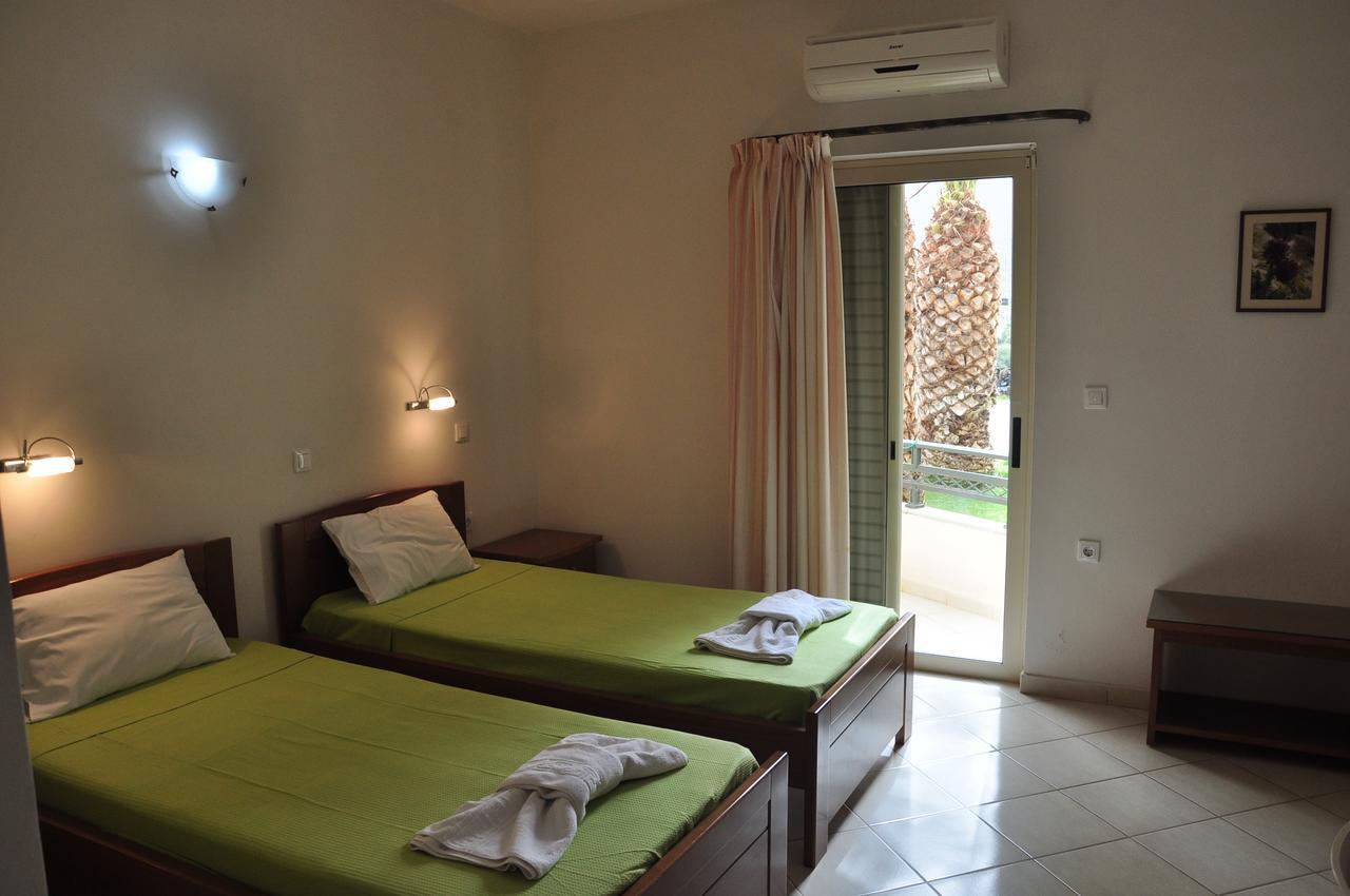 Ostria Hotel Palekastro Exterior photo
