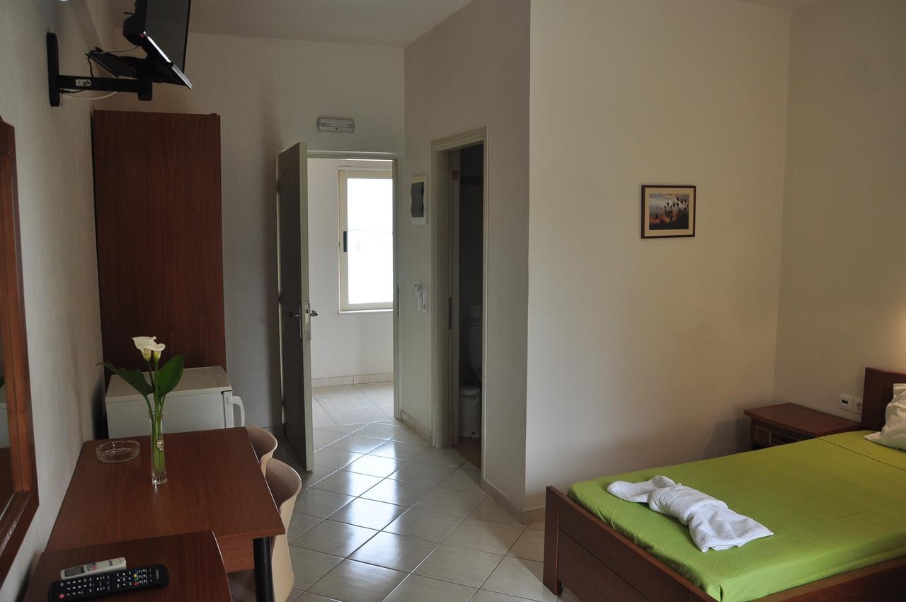Ostria Hotel Palekastro Exterior photo